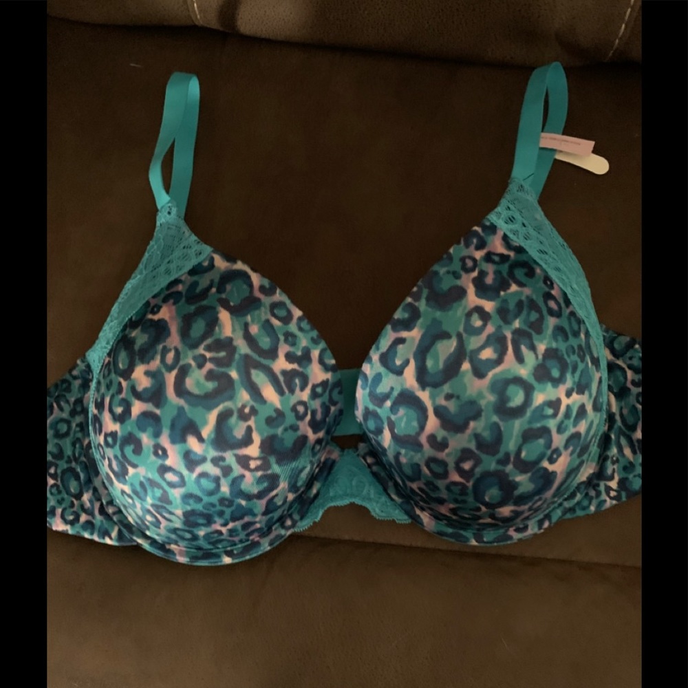 Sexy leopard type print bra